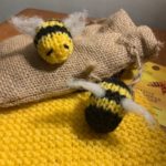 Grans on the Make - Easy Knitted Bumblebee pattern