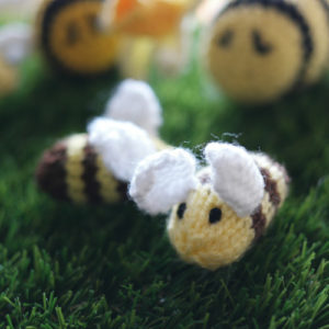 Grans on the Make - Easy Beesy bee pattern